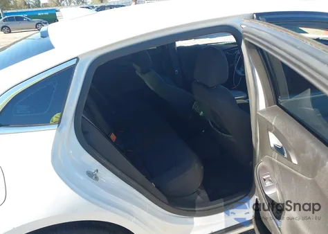 2022 Chevrolet Malibu Lt z USA, uszkodzony, nr VIN 1G1ZD5ST1NF119477